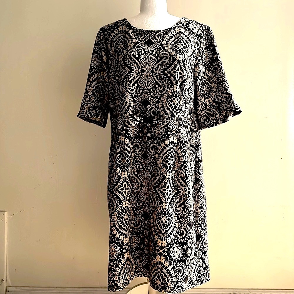 Shelby & Palmer Black Tan Floral Printed Maxi Dress